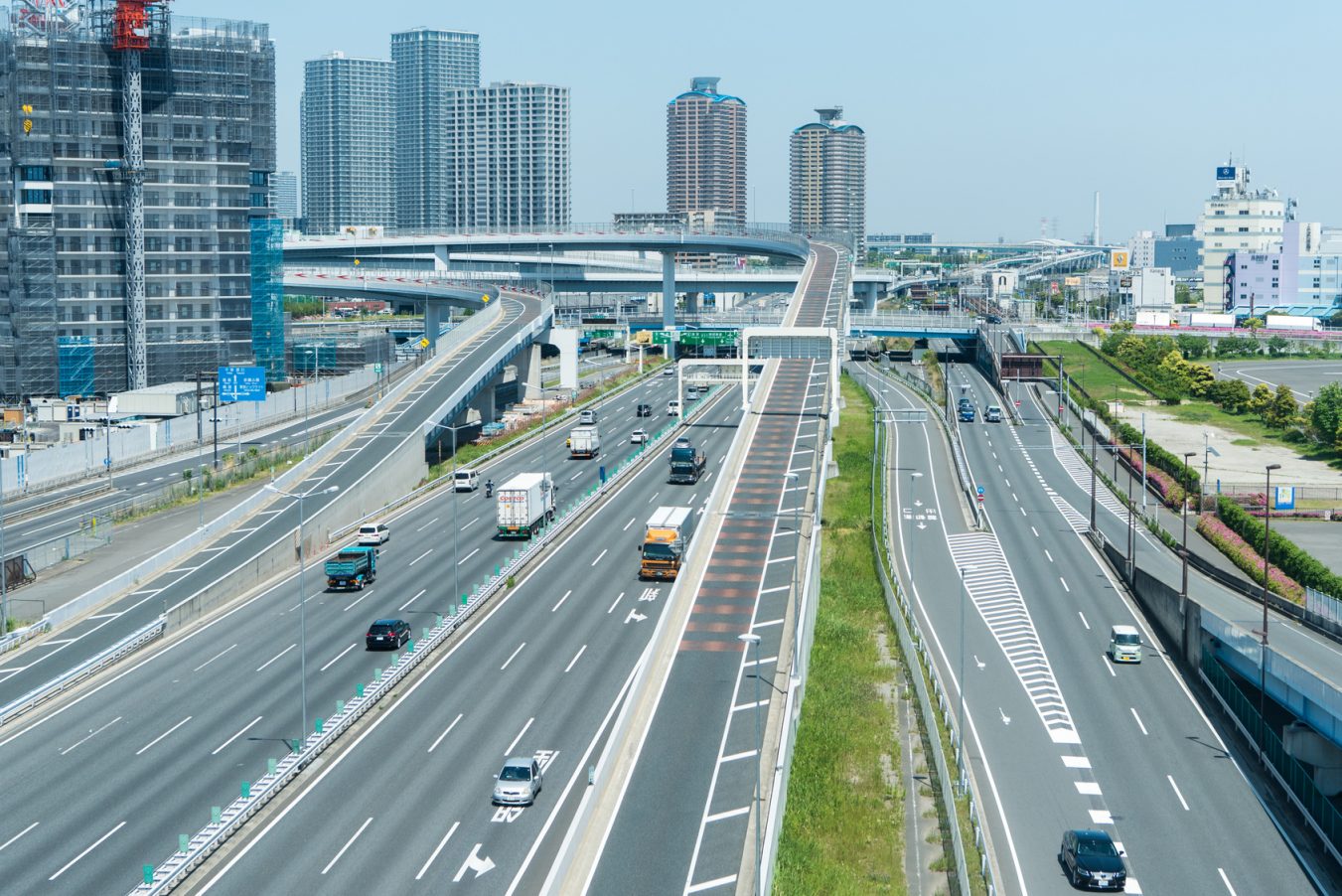 東京都内の運転は怖い！安全にドライブするコツ